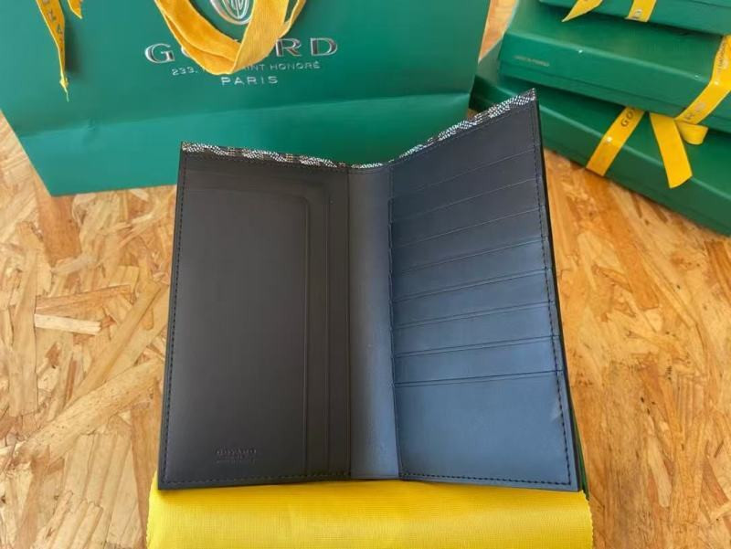 G09ard saint-roch long wallet