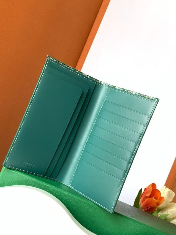 G09ard saint-roch long wallet