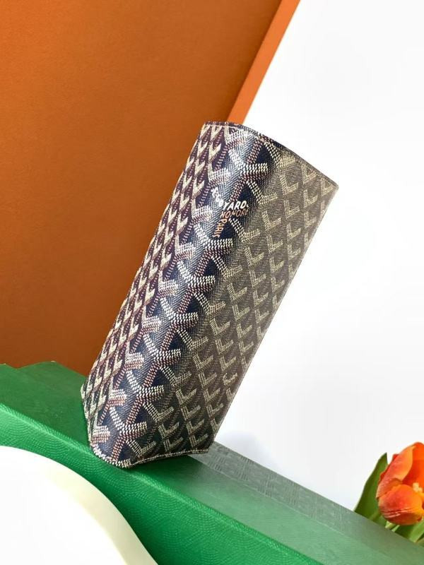 G09ard saint-roch long wallet