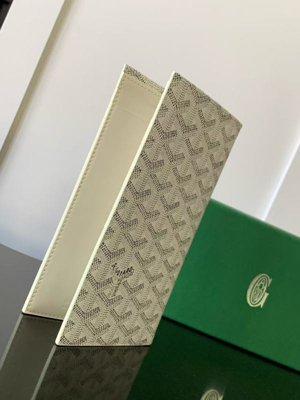 G09ard saint-roch long wallet