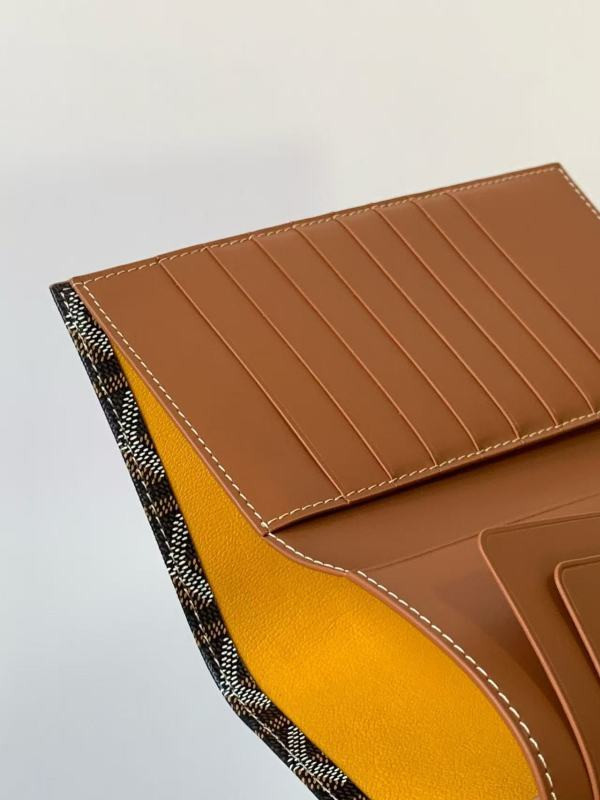 G09ard saint-roch long wallet