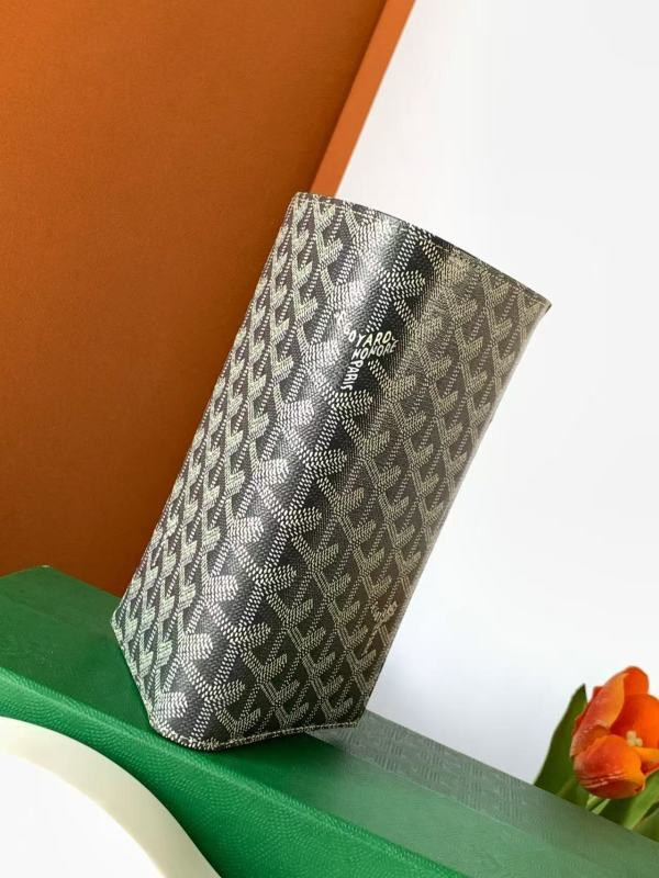 G09ard saint-roch long wallet