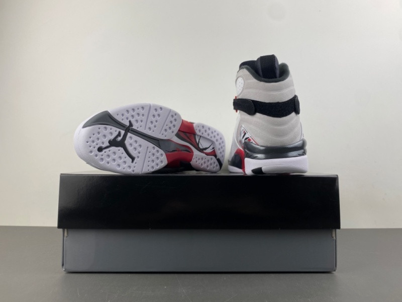 Jordan 8 Retro Bugs Bunny (2025) Men