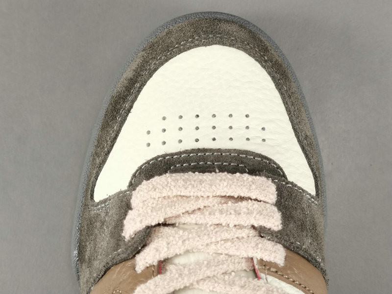 FENDI SNEAKERS