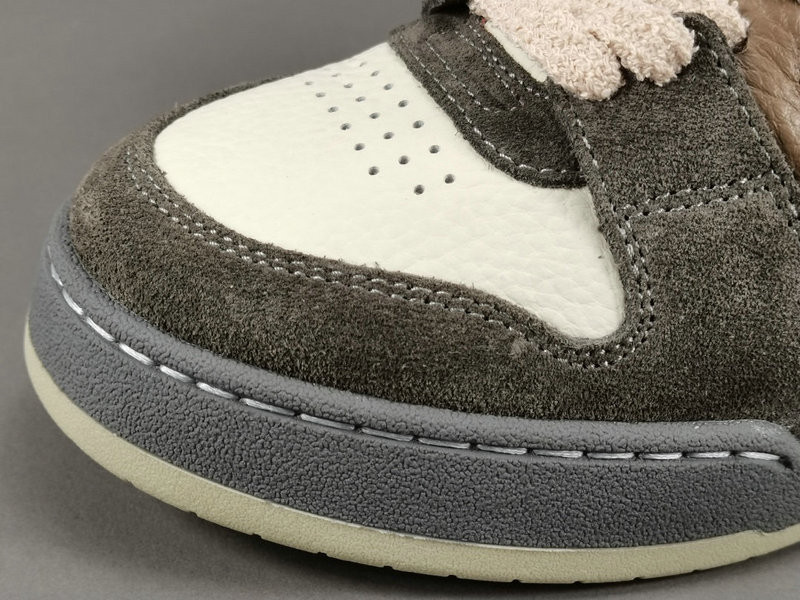 FENDI SNEAKERS