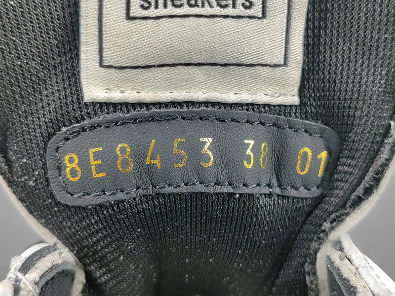 FENDI SNEAKERS