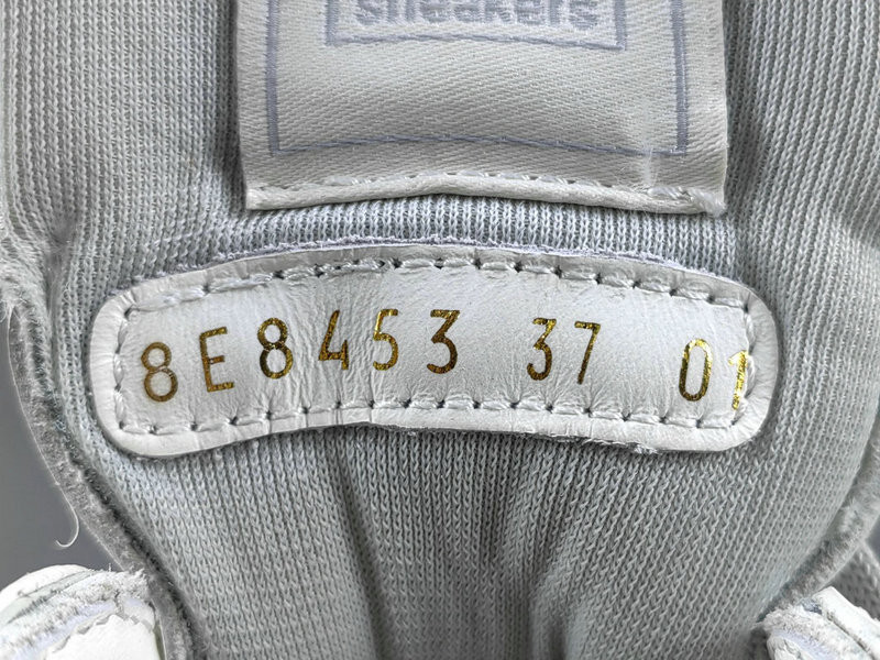 FENDI SNEAKERS