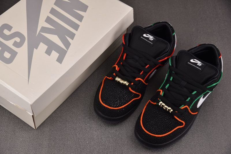 Bronx Girls Skate x Nike SB Dunk Low HV1664-001