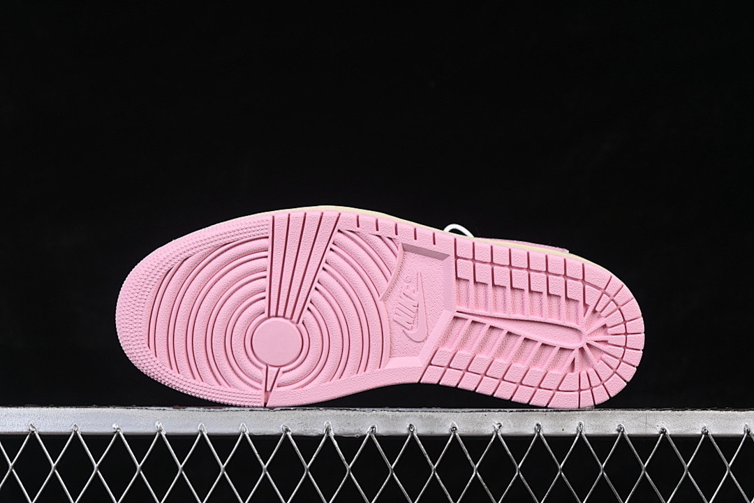 AIR JORDAN 1 LOW OG AJ1 LIGHT PINK/WHITE/APRICOT IQ7604-101