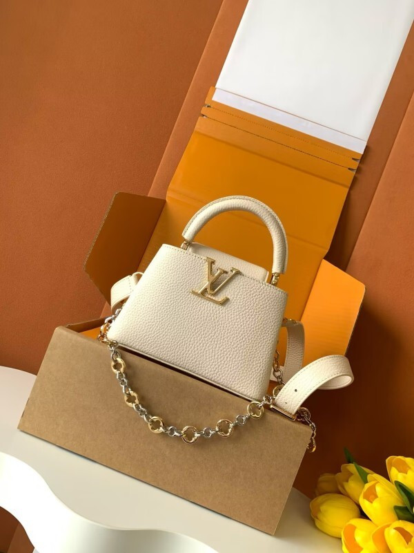 LV capucines Mini