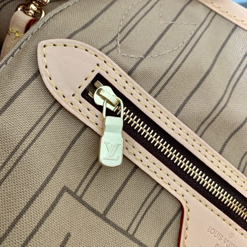 LV NEVERFULL PM TOTE BAG