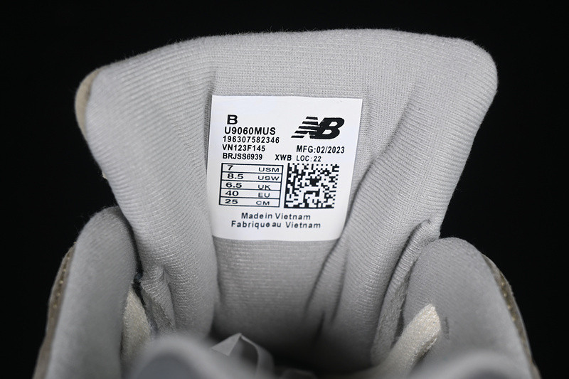 New Balance 9060 